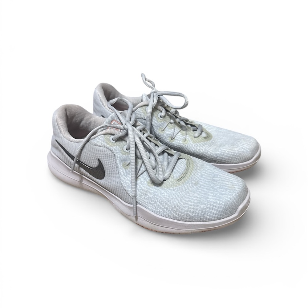 Nike Flex Supreme TR5 Sneakers in Light Gray